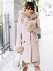 【新品】アプワイザーリッシェアンゴラウール切り替えロングコートファービジュー白S 新品】アプワイザーリッシェアンゴラウール切り替えロングコート