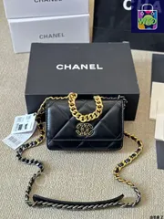 【今日特価】Chanel 19 WOC - シャネル 19 ウォレット オン チェーン