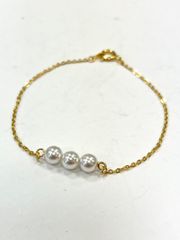 細見せ　繊細な３つのパール　ブレスレット　新品