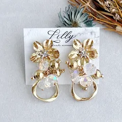 #910 大ぶりピアス/ゴールド/クリア/花/揺れる/ハンドメイドピアス イヤリング