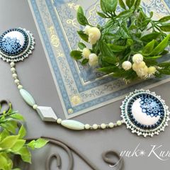 レース羽織に似合う…花手毬模様とビーズ刺繍のショールクリップ