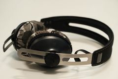 SENNHEISER Momentum OEBT のイヤーパッドの保護・修理に mimimamo スーパーストレッチ・ヘッドホンカバー （サイズ：M、色：シティ、型番：MHC-001-CC）
