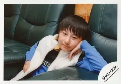 【中古】生写真(ジャニーズ) 関西ジャニーズJr./伊藤翔真/横型・上半身・衣装白・青・左手頬杖・左向き/「関ジュ 夢の関西アイランド 2020 in 京セラドーム大阪 ～遊びにおいでや!満足 100%～」グッズオフショット/公式生写真