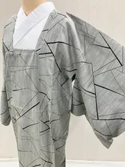 «花ラブリ»AK856GY　リユース　リサイクル　未使用品　雨コート　道行衿タイプ　しつけ糸付き　グレー　灰色　ライン模様　和装着物　和装レインコート　着物コート　和装コート　きものコート