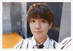 【中古】生写真(ジャニーズ) 関西ジャニーズJr./正門良規/横型・バストアップ・衣装白・ストライプ柄・口閉じ・室内/スペシャルセルフィー企画 第3弾 関西ジャニーズJr.