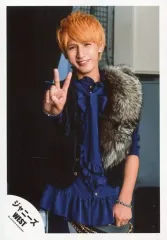 【中古】生写真(ジャニーズ) ジャニーズWEST/藤井流星/膝上・衣装黒青・ファー・右手ピース・左手ポケット/16初春 コンサート パンフ＆グッズ撮影/公式生写真