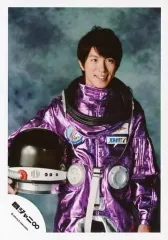 【中古】生写真(ジャニーズ) 関ジャニ∞/村上信五/上半身・衣装紫銀・右手ヘルメット・目線右・背景青/「関ジャニ∞の元気が出るCD!!」ジャケ/公式生写真