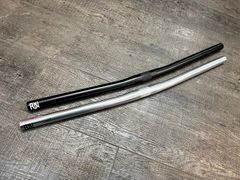 【新品 新入荷 FUN 22.2mm Flat riser bar, Black Silver】ライザーバー フラットバー アルミ ピストバイク クロスバイク 自転車 パーツ