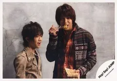 【中古】生写真(ジャニーズ) Hey! Say! JUMP/知念侑李・高木雄也/横型・上半身・目線右・背景グレー/公式生写真