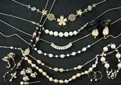 可愛いアクセサリー　イミテーションアクセサリーまとめ売り