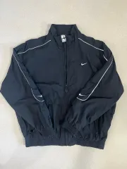 【新品未使用】NIKE ナイキ　ソロスウッシュ　ウーブンジャケット　ナイロン　黒 NIKE公式】ナイキ スウッシュ メンズ ウーブン ジャケット