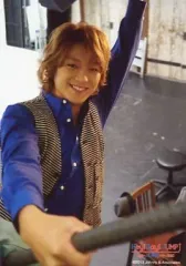 【中古】生写真(ジャニーズ) Hey! Say! JUMP/高木雄也/上半身・衣装青・黒・右手手すり・左手上げ・笑顔/Hey! Say! JUMP 全国へJUMPツアー2013