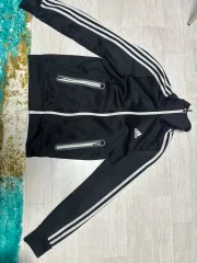 adidas(アディダス) 黒 ジャージ 出品