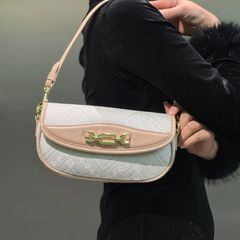 リボンが可愛いロリータワンピース♪ひざ丈 オフショル　お出かけやデートに❤️ シアーオフショルリボンレースホワイトドレスワンピース
