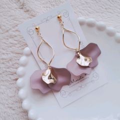 花びら ひらひらエレガント  ピアス/イヤリング