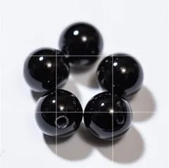 ブラック オニキス パワーストーン 天然石 8ミリ５粒 両穴 クリスタル S75