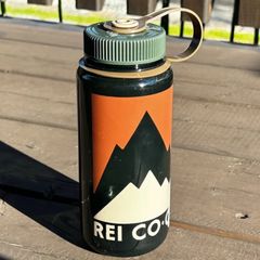 REI Co-op ウォーターボトル　グリーン　Nalgene Sustain Graphic Wide-Mouth Water Bottle - 16 fl. oz.