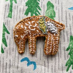 廃盤 正規品】ミナペルホネン ⚮̈﻿ wolf&flower 刺繍ブローチ - メルカリ
