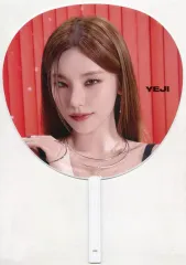 2025年最新】itzy うちわ イェジの人気アイテム - メルカリ