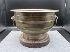 骨董・時代物 青銅製火鉢 宣徳火鉢木製台座付き 瓶掛手あぶり - メルカリ