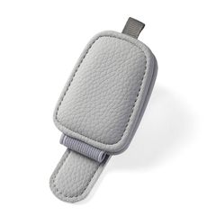 【Z963アウトレット】車用メガネホルダー マグネット PUレザー 高級 サングラスホルダー 車内収納 サンバイザー取付 簡単装着 片手操作 傷防止 おしゃれ 便利グッズ