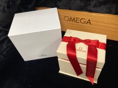 C-3◆全国送料無料◆OMEGA オメガ　腕時計ボックス　外箱　化粧箱　ホワイト系