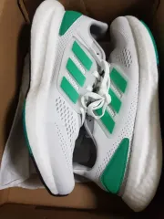 adidas(アディダス) 260 ピュアブースト 22 スニーカー ランニングシューズ (新品)