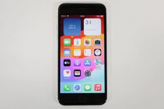 [中古美品]Apple iPhone SE(第2世代)(au)(SIMロックあり)MHGQ3J/A ホワイト[64GB]⑯
