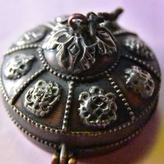 時代物 銀製 印籠 根付 緒締め付き 伝統工芸品 - メルカリ