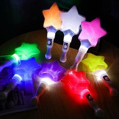 光る蛍光ブレスレット 花火大会 8本セット ペンライト コンサートライト 応援ライト led ライト スティック 蛍光棒 応援用品 高輝度 コンサート ペンライト 夜の宴会 スティック キャンプ パーティー お祭り カラオケ 忘年会パーティー 光るおもちゃ…