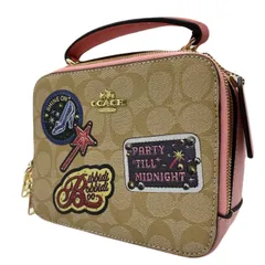 未使用<!-利用不可文字-!>COACH ショルダーバッグ 2way ディズニー シグネチャー ピンク 2way ディズニー コラボ プリンセス  シグネチャー チェーン ワッペン PVC チャーム ロゴ型押し ピンク ベージュ