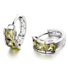 ピアス スワロフスキー 3連彩石 可愛い 高品質 上品 職場 誕生日 記念日 クリスマス 母の日 テレワーク ランチ会 金属アレルギー対応