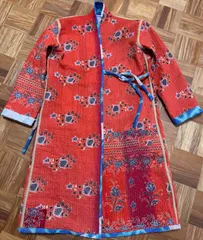 kc004 グドゥリー コート ジャケット ヴィンテージ カンタ刺繍 ボロ インド ビンテージ BORO アンティーク シャビーシック ラリーキルト 手縫い 刺し子 ハンドメイド レッド オレンジ ブルー 花柄