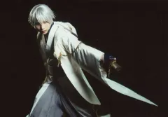 【中古】生写真(男性) 染谷俊之(鶴丸国永)/横型・膝上・戦闘服・背景黒・キャラクターショット/舞台「『刀剣乱舞』維伝 朧の志士たち」個人ブロマイド