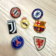 サッカー クラブチームピンバッジ - メルカリ