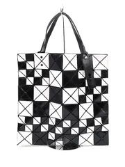 BAO BAO ISSEY MIYAKE バオバオイッセイミヤケ 6×6 ICHIMATSU イチマツトートバッグのサムネイル