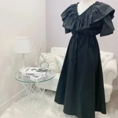 [限定１点]Vネックフリルワンピース　ブラック　ロングワンピース　韓国風　韓国ファッション