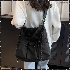 ドローストリングショルダーバッグ 大容量 マルチポケットナイロンバッグ カジュアル巾着バッグ 大きめ肩掛けバッグ 通勤通学 旅行手提げバッグ 多収納かばん男女兼用 ユニセックスバッグ 斜め掛けバッグ軽量 ストリート鞄 軽い