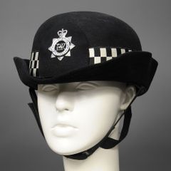 イギリス　警察　ロンドン警視庁　ヘルメット NYwtgjhNy6vjER9Hxu2mek.jpg@jpg
