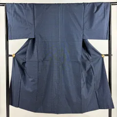 男着物 身丈144cm 裄丈66.5cm M 袷 アンサンブル 紬 幾何学模様 紺色 正絹 秀品 【中古】