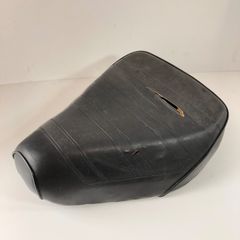 送料無料　ホンダ　スーパーカブカスタム90  角目カブ　純正シート　破れ有り HA02