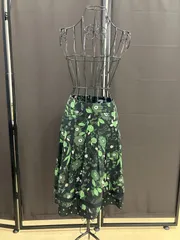 【レディース】LAURA ASHLEY ローラアシュレイ　花柄ボタニカル膝下丈フレアスカート