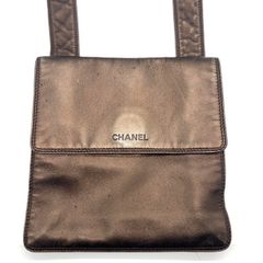 シャネル ロゴ ショルダーバッグ ポシェット サコッシュ 斜め掛け メタリックレザー ブラウン CHANEL Bラック 中古