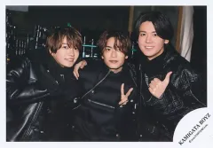 【中古】生写真(STARTO) KAMIGATA BOYZ/小瀧望・西畑大吾・高橋恭平/横型・上半身/KAMIGATA BOYZ シングル「無責任でええじゃないかLOVE」MVオフショット/公式生写真