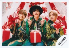 【中古】生写真(ジャニーズ) なにわ男子/道枝駿佑・高橋恭平・藤原丈一郎/横型・膝上/シングル「ハッピーサプライズ」MV＆ジャケ写オフショット/公式生写真