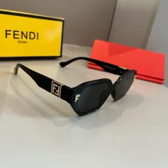 2025年最新】fendi サングラス 新品の人気アイテム - メルカリ 