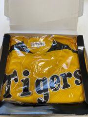 地域限定送料無料‼️阪神タイガース🍀2014 オフィシャル　 ユニフォーム　o-xo  箱あり　応援　シャツ　 レプリカ Tigers *2010