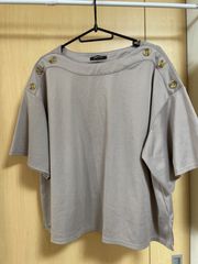 半袖　トップス　ベージュ