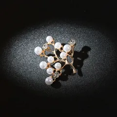 【上品】 パール ラインストーン ブローチ 華やか 美しい 綺麗 レディース