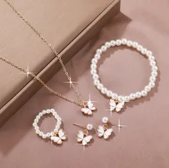 バタフライアクセサリーセット　 上品で可憐な4点セット（ネックレス・ブレスレット・リング・ピアス）　贈り物　ギフト　アクセサリー　セット　記念日　誕生日　ホワイトデー